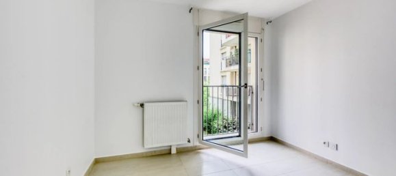 3 bedrooms Apartment in Saint-Denis, France No. 360253 3