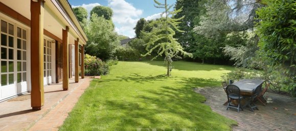 10 rooms House in Garches, France No. 180425 2