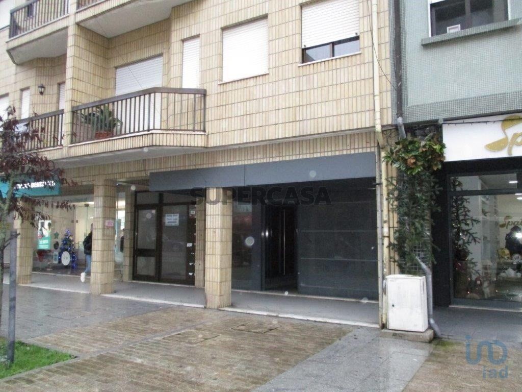 220m² Commercial property in Pacos de Ferreira, Portugal No. 269192
