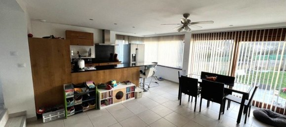 3 Schlafzimmer Haus in Pierres, France, Nr. 234555 2