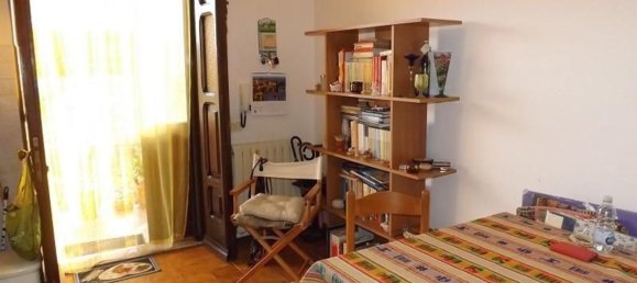 8 rooms House in Carrara, Italy No. 50634 7
