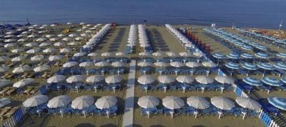 8 rooms House in Carrara, Italy No. 50634 22