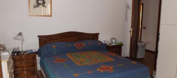 8 rooms House in Carrara, Italy No. 50634 9