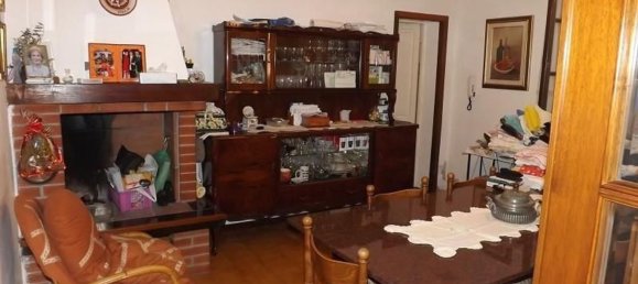 8 rooms House in Carrara, Italy No. 50634 4