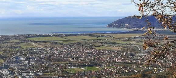 8 rooms House in Carrara, Italy No. 50634 26