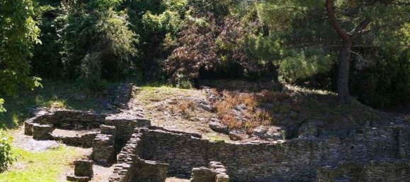 8 rooms House in Carrara, Italy No. 50634 25