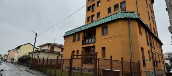 Дуплекс с 4 комнатами в Монца, Италия № 76076 3