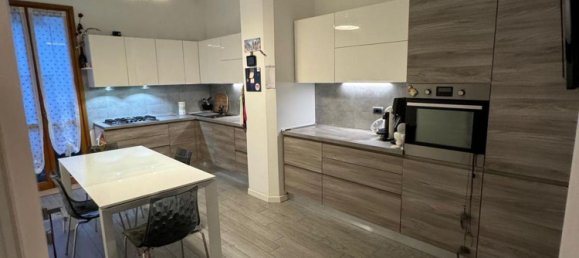 Дуплекс с 4 комнатами в Монца, Италия № 76076 4