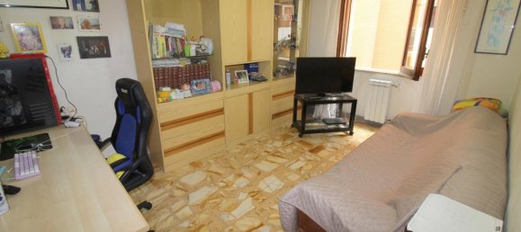 5 rooms Apartment in San Giorgio a Cremano, Italy No. 36681 7