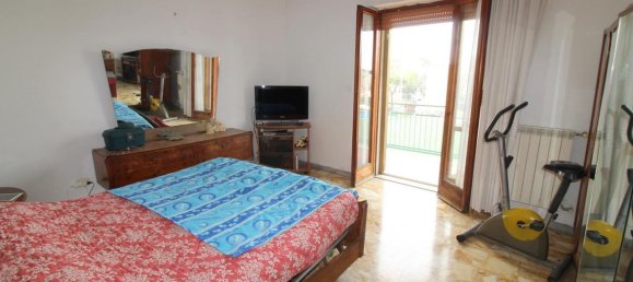 5 rooms Apartment in San Giorgio a Cremano, Italy No. 36681 6