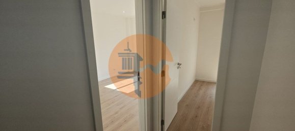 3 Schlafzimmer Wohnung in Amadora, Portugal, Nr. 334711 12