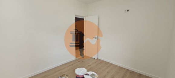 3 Schlafzimmer Wohnung in Amadora, Portugal, Nr. 334711 8