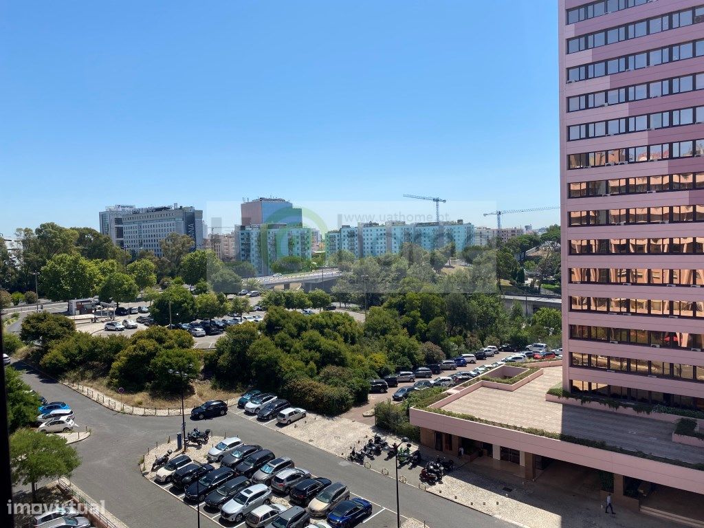 2 bedrooms Apartment in Lisbon, Portugal No. 140221