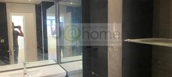 2 bedrooms Apartment in Lisbon, Portugal No. 140221 2