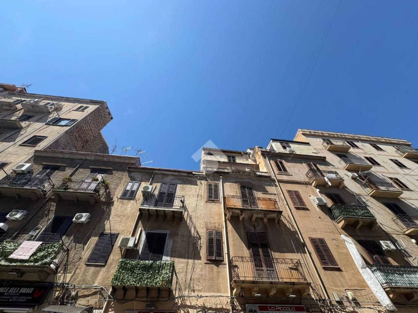 4 rooms Apartment in Palermo, Italy No. 268904