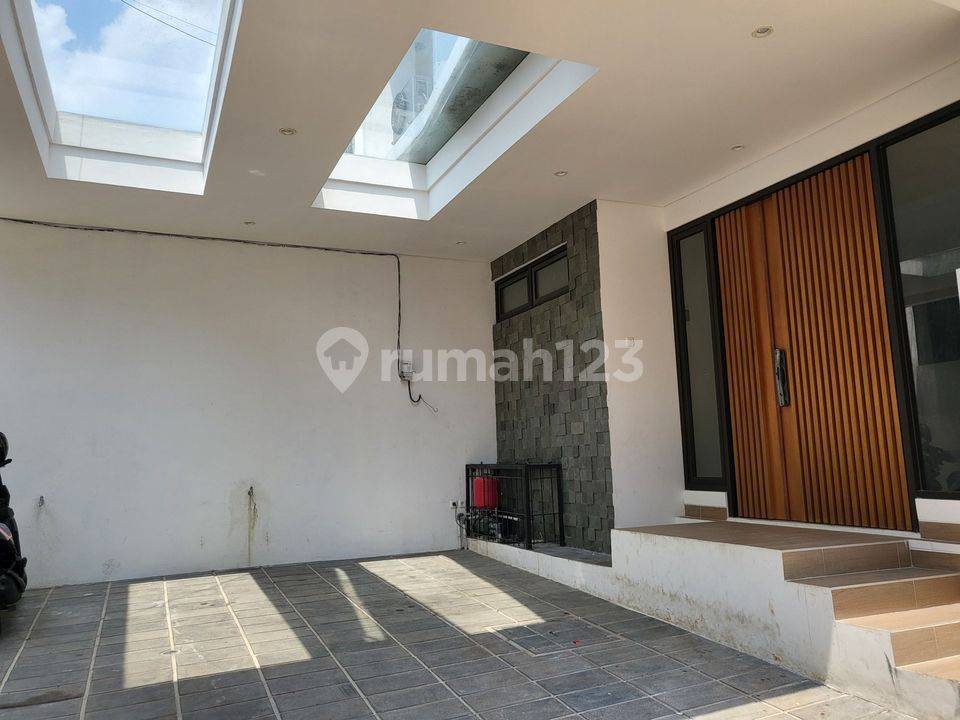 3 bedrooms House in Kebon Jeruk, Indonesia No. 1353