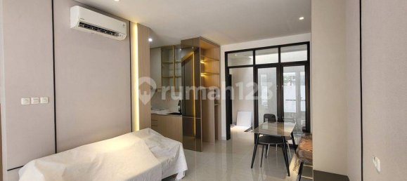 3 bedrooms House in Kebon Jeruk, Indonesia No. 1353 2