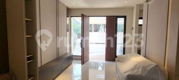 3 bedrooms House in Kebon Jeruk, Indonesia No. 1353 4