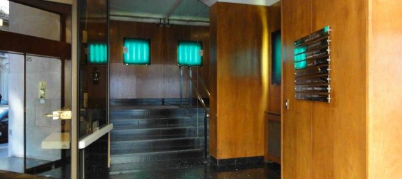 Studio in Paris, France No. 326846 5