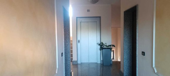 2 rooms Apartment in Rome, Italy No. 284414 2