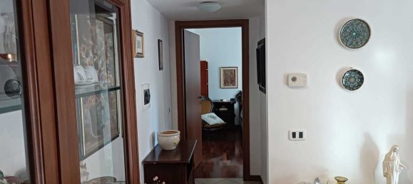 2 rooms Apartment in Rome, Italy No. 284414 8