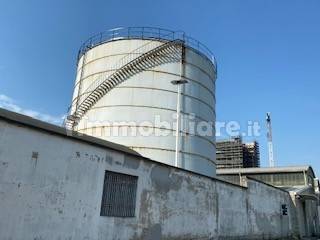 1 room Warehouse in Milan, Italy No. 317972