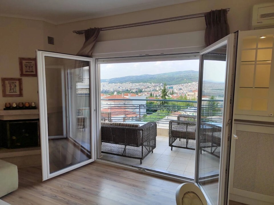 Apartamento T3 em Pylaia, Greece N.º 2498