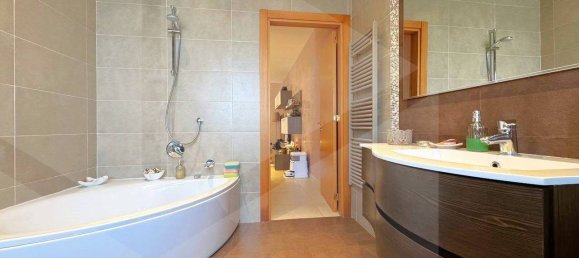 5-salle Appartement à Triggiano, Italy No. 17913 28