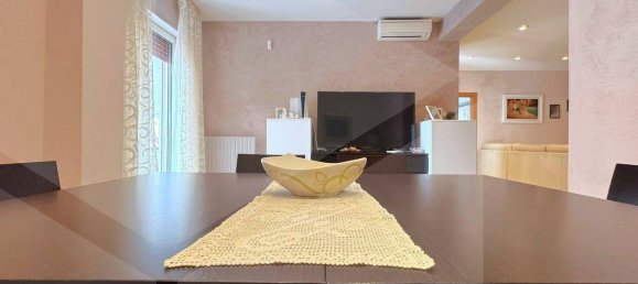 5-salle Appartement à Triggiano, Italy No. 17913 2