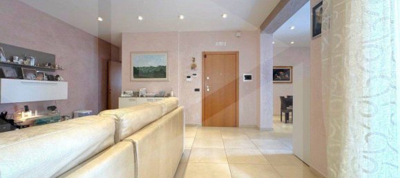 5-salle Appartement à Triggiano, Italy No. 17913 11