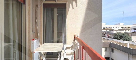 5-salle Appartement à Triggiano, Italy No. 17913 38