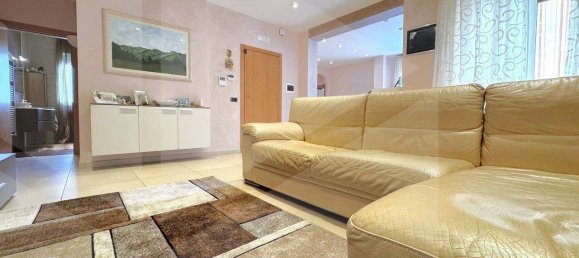 5-salle Appartement à Triggiano, Italy No. 17913 3