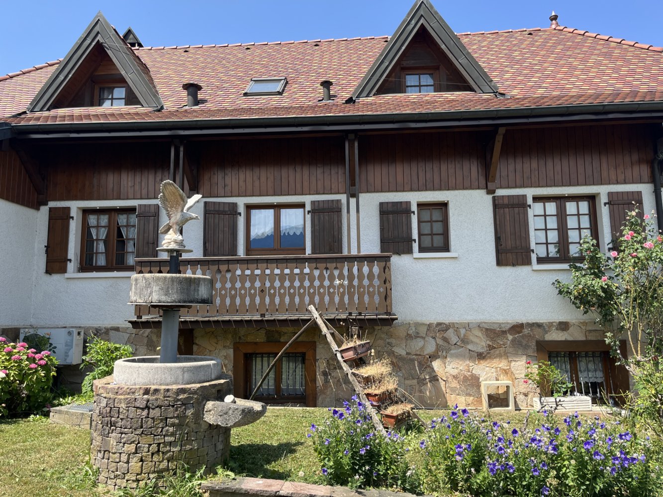 5 bedrooms House in Haute-Savoie, France No. 298308