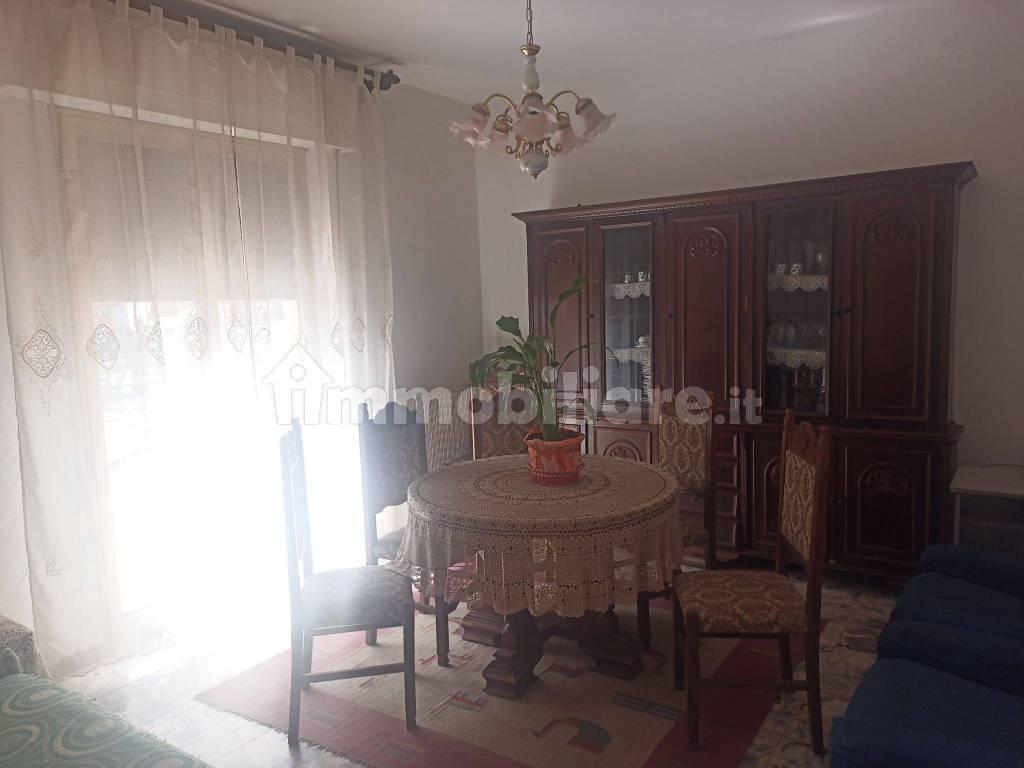 Квартира с 3 комнатами в Лоро Чуффенна, Италия № 157622