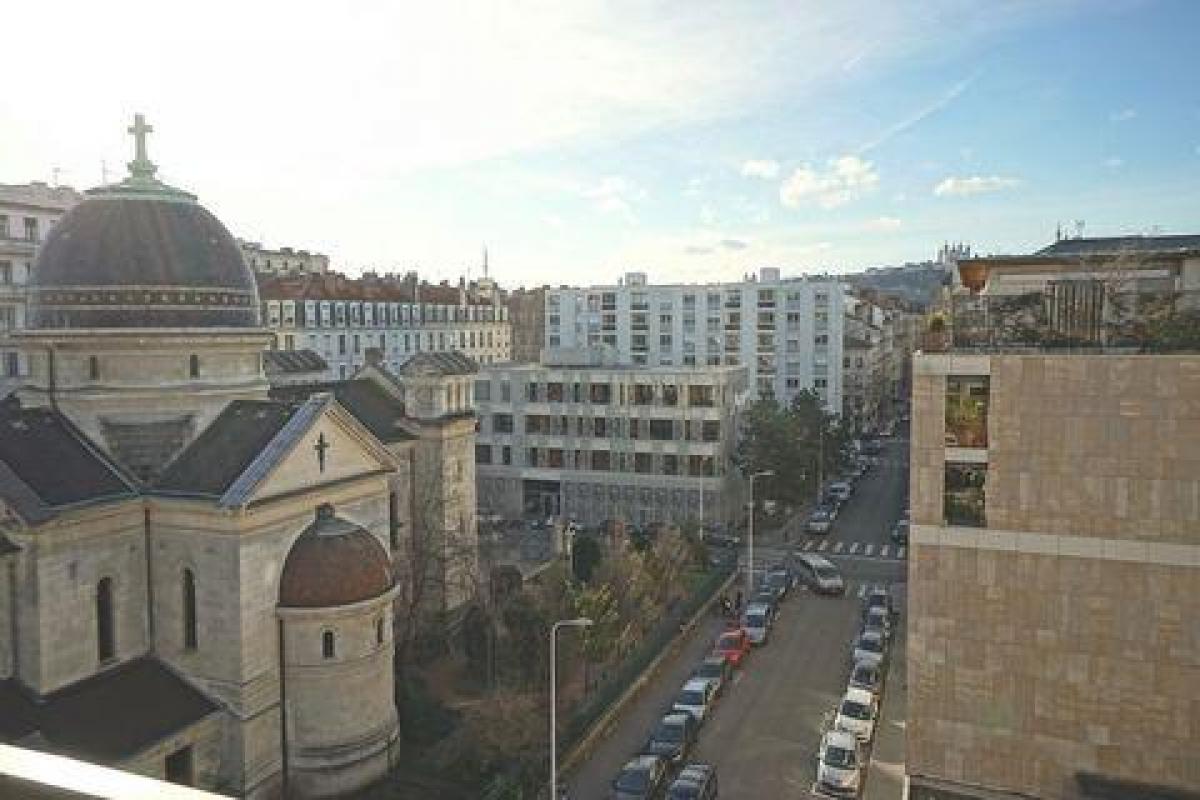 2 bedrooms Condo in Lyon, France No. 25812