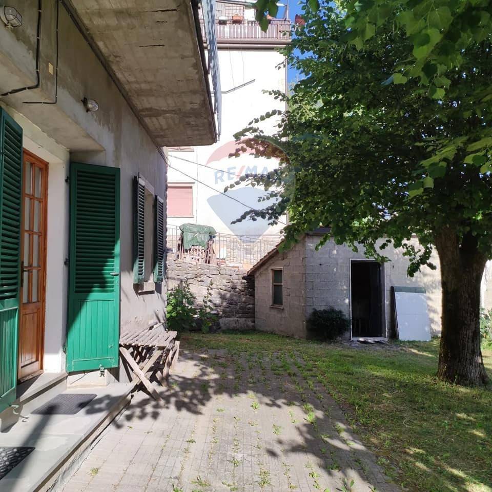 2 bedrooms Apartment in Poppi, Italy No. 165644