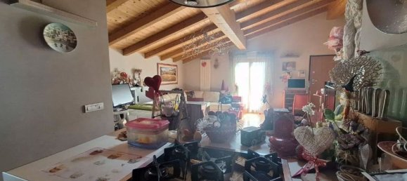 3 bedrooms Apartment in Foligno, Italy No. 330435 4