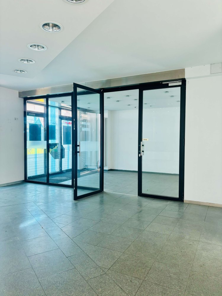 614m² Building in Kopenick, Germany No. 226711