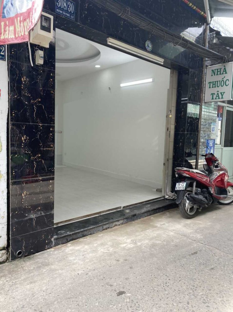 72m² Townhouse in District 7, Vietnam No. 19465