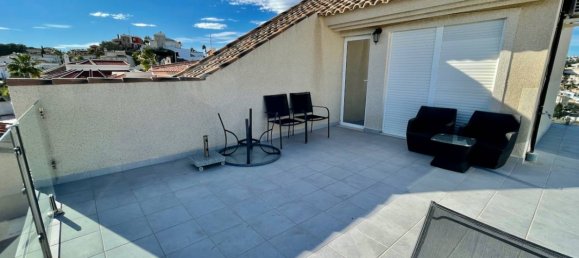 Villa de 4 dormitorios en Ciudad Quesada, Spain No. 8560 2