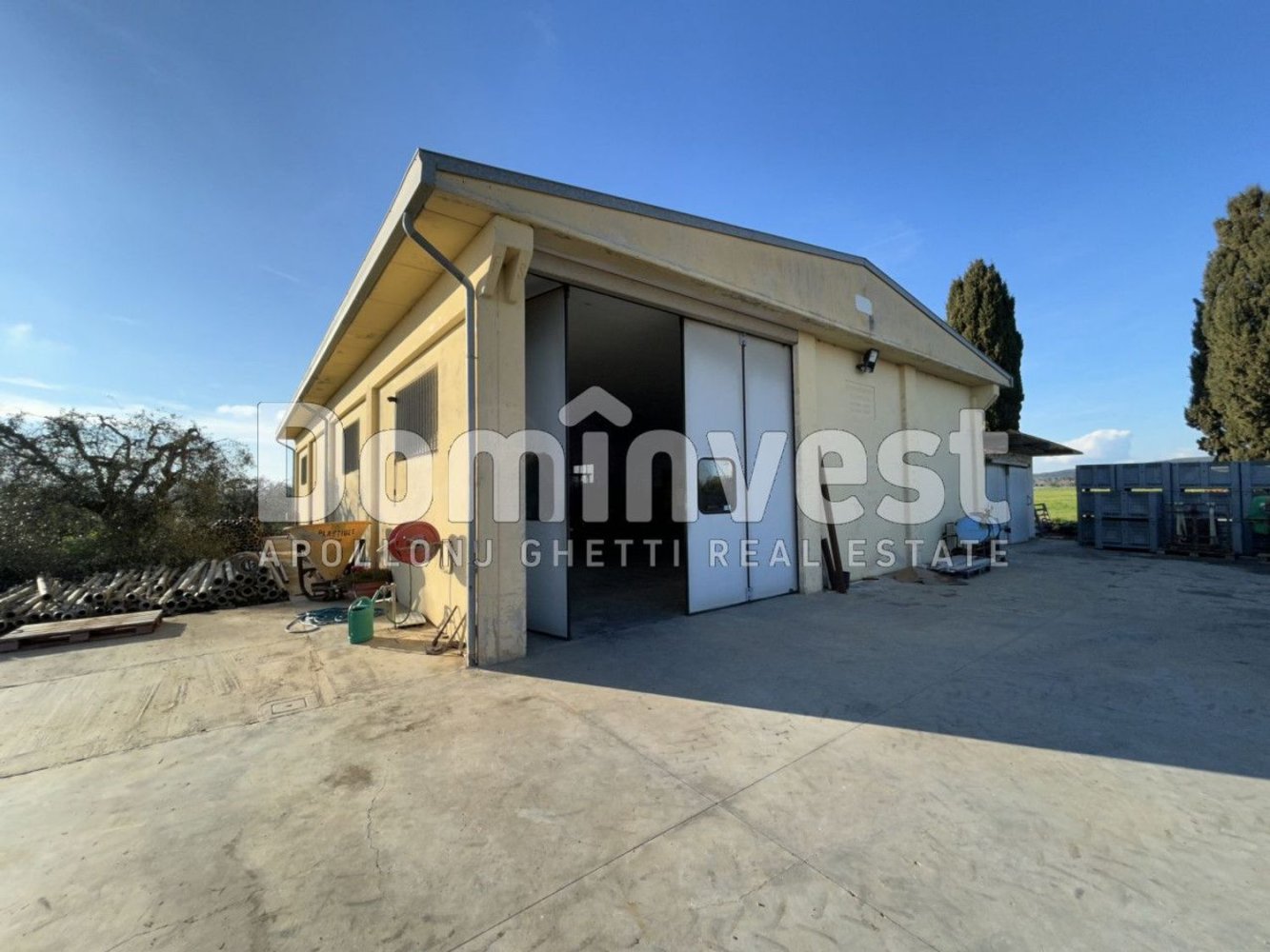 240m² Warehouse in Capalbio, Italy No. 83974