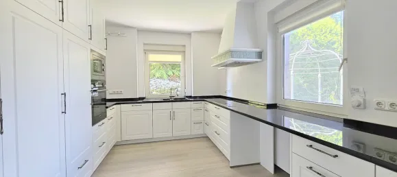 Дом с 9 комнатами в Фрисландия, Германия № 354541 3