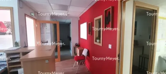 95m² Office in Hennebont, France No. 290121 2