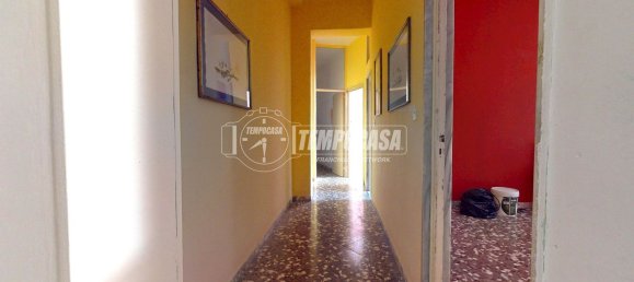 Apartamento de 2 dormitorios en Bari, Italy No. 337354 8