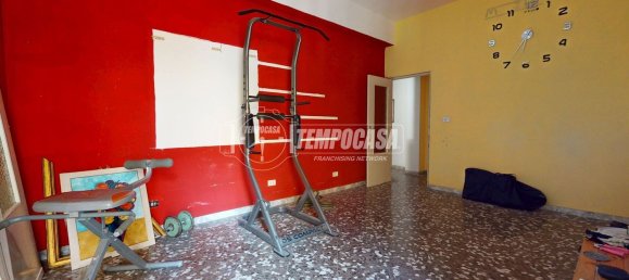 Apartamento de 2 dormitorios en Bari, Italy No. 337354 3