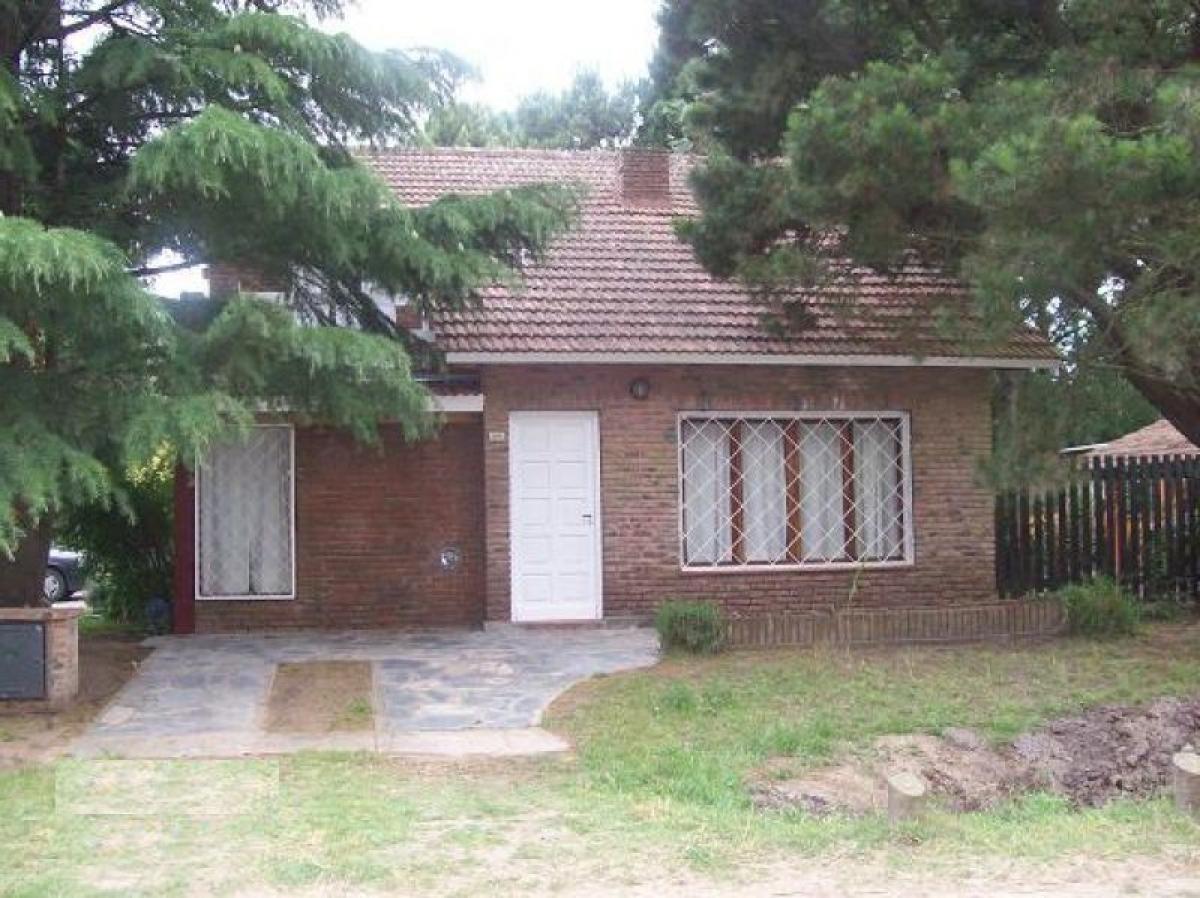 4 bedrooms House in Mar del Plata, Argentina No. 93780