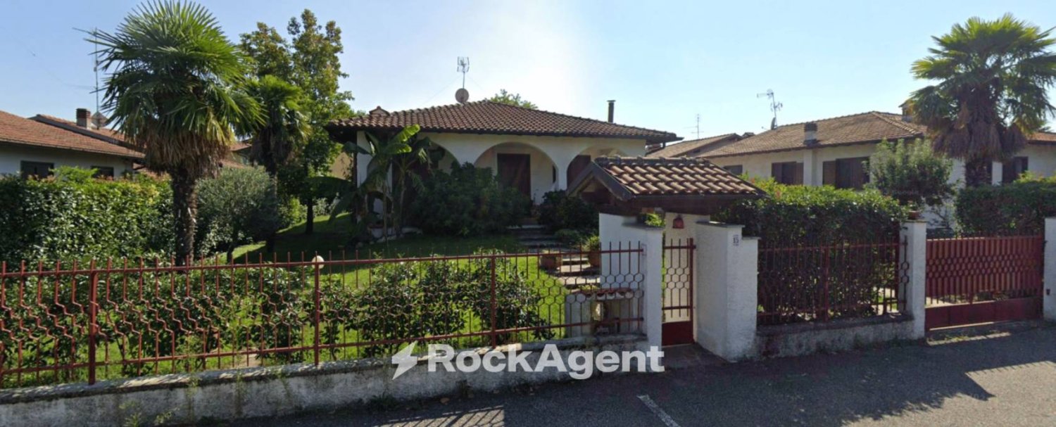 Villa T4 em Motta Visconti, Italy N.º 360396