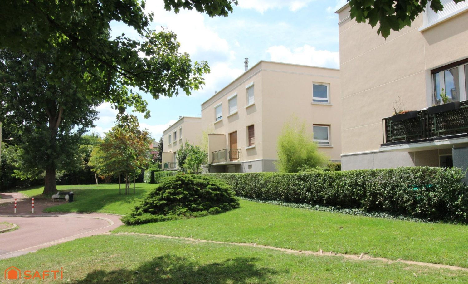 3 bedrooms Apartment in Bourg-la-Reine, France No. 280132