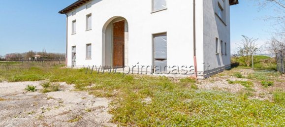 8 rooms House in Correggio, Italy No. 222626 20