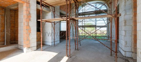 8 rooms House in Correggio, Italy No. 222626 11